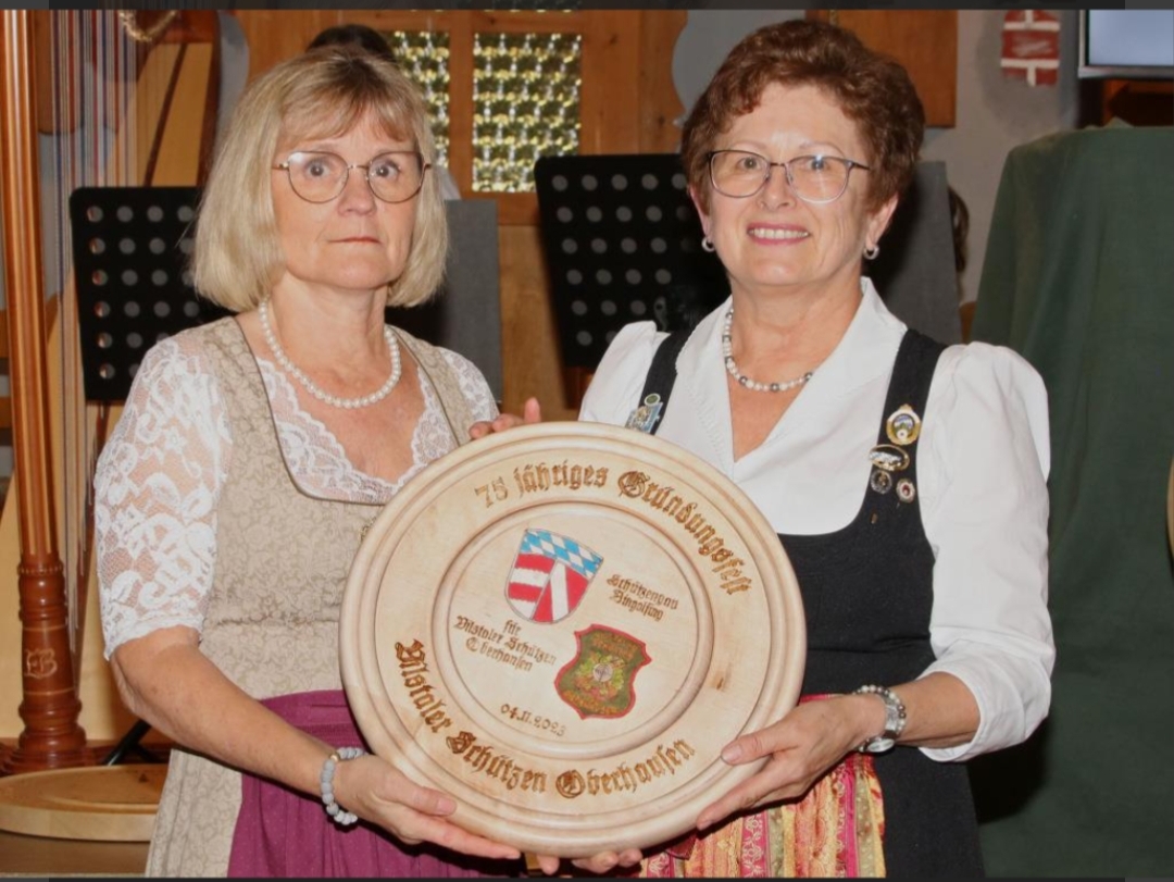 Scheibenübergabe zum 75jährigen Vereinsjubiläum der Vilsthalerschützen Oberhausen